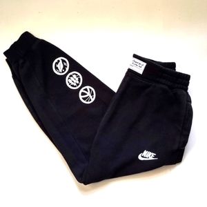 Nike Sweatpants Culture of Basketball Black | Kids Small